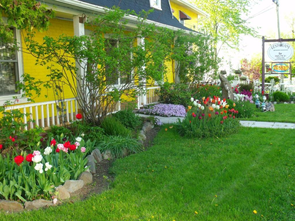 Auberge Sainte Catherine De Hatley Magog Exterior photo