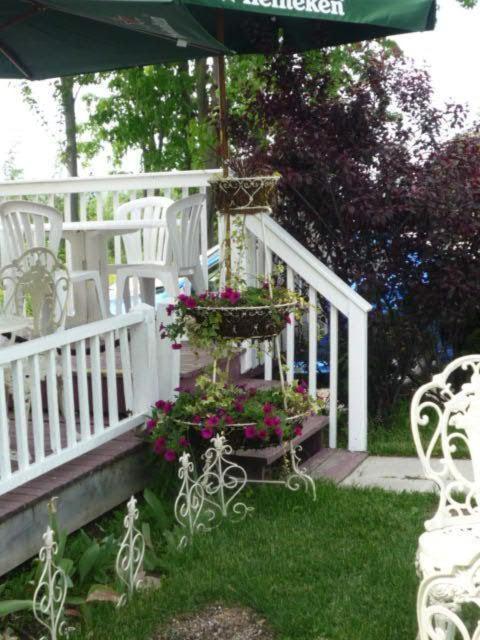 Auberge Sainte Catherine De Hatley Magog Exterior photo